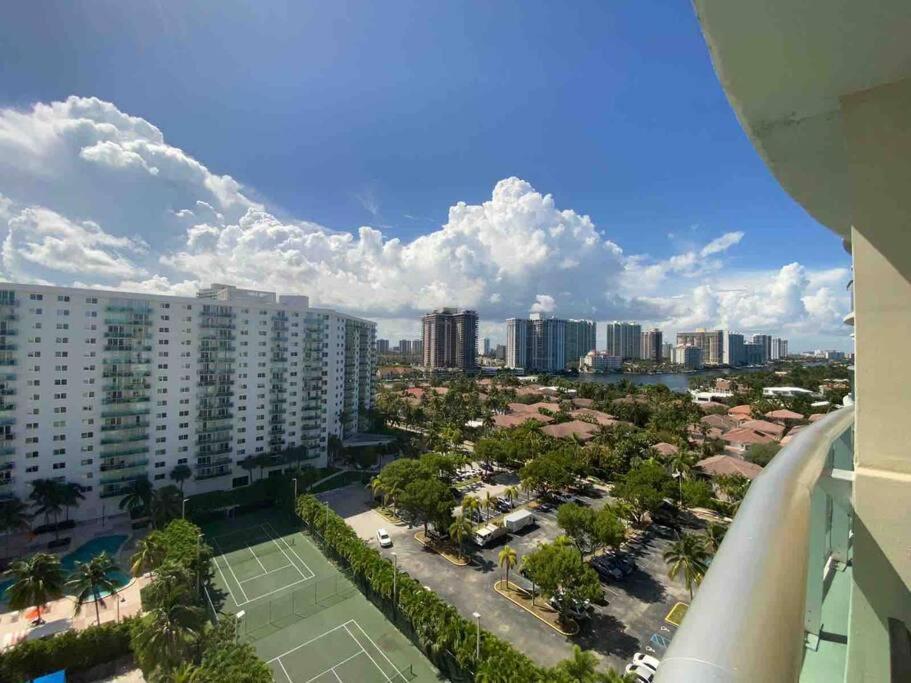 Miami Beach Collins Ave Apartments Free Parking Sunny Isles Beach Bagian luar foto